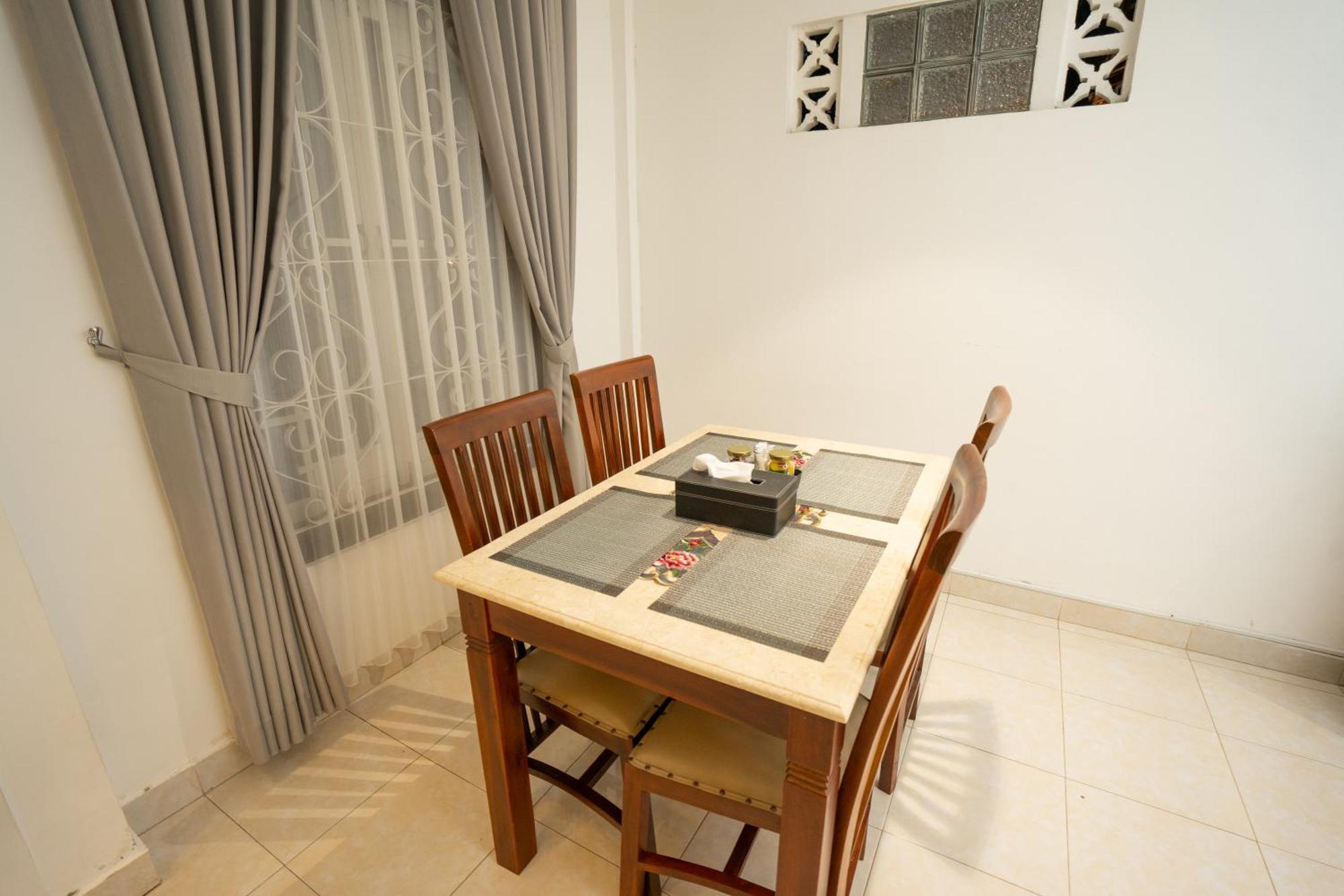 Yuwono Hotel & Villa Malioboro Yogyakarta Exteriör bild